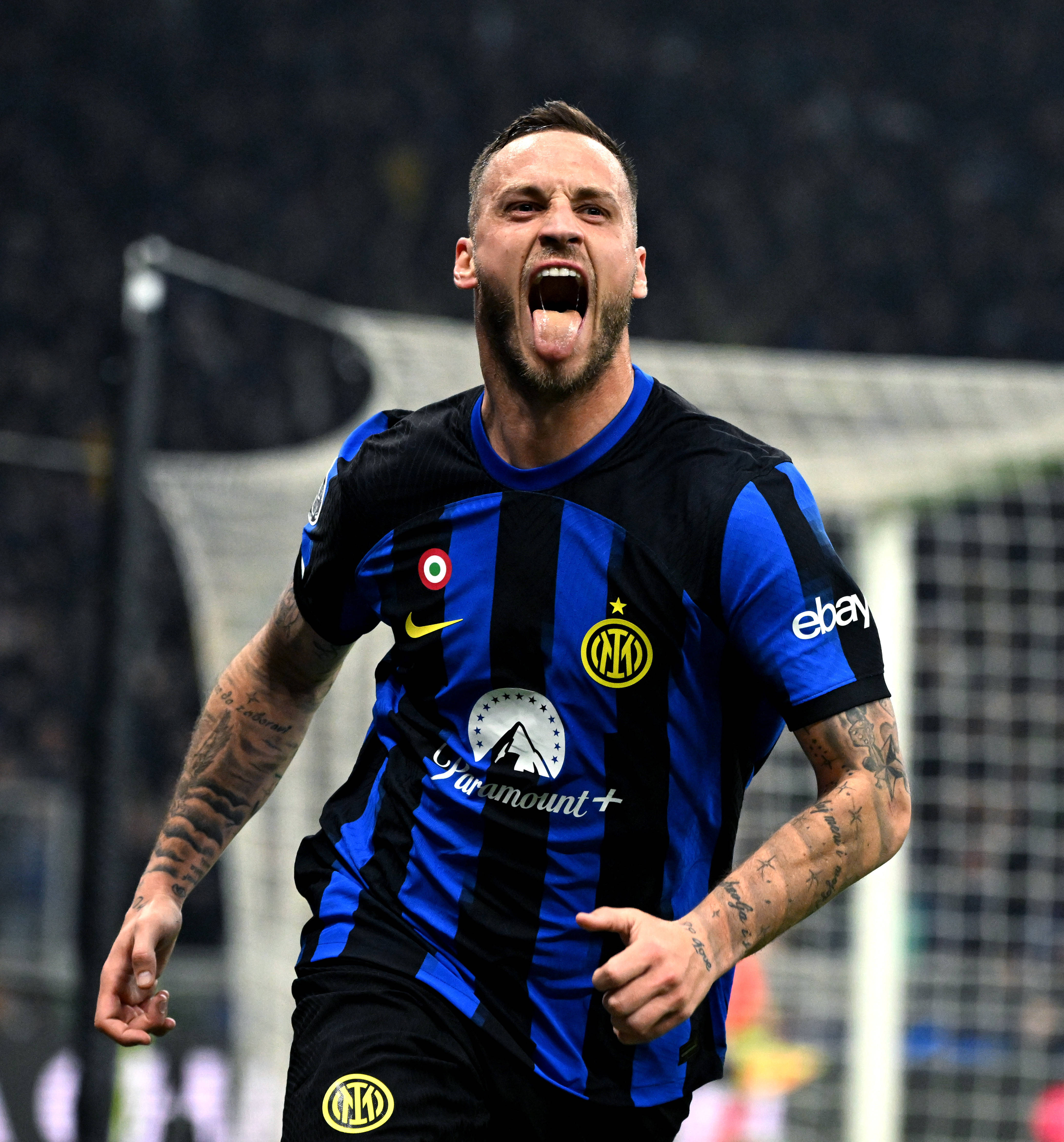 法布雷加斯：我就是我，不一样的烟火（法布雷加斯：做自己，绽放独特光芒）