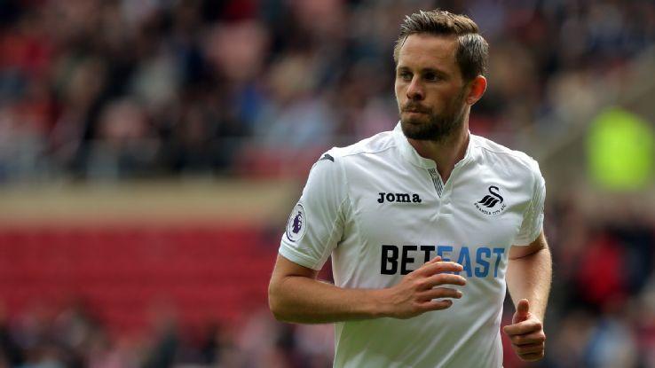 曼城大胜桑德兰，积分榜差距缩小（曼城狂胜桑德兰，联赛积分差距拉近）