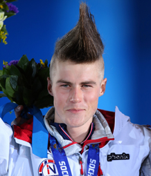 爱德华兹生涯已101次单场得分30+，追平唐斯并列队史第一（爱德华兹生涯第101次单场30+，与唐斯并列队史第一）