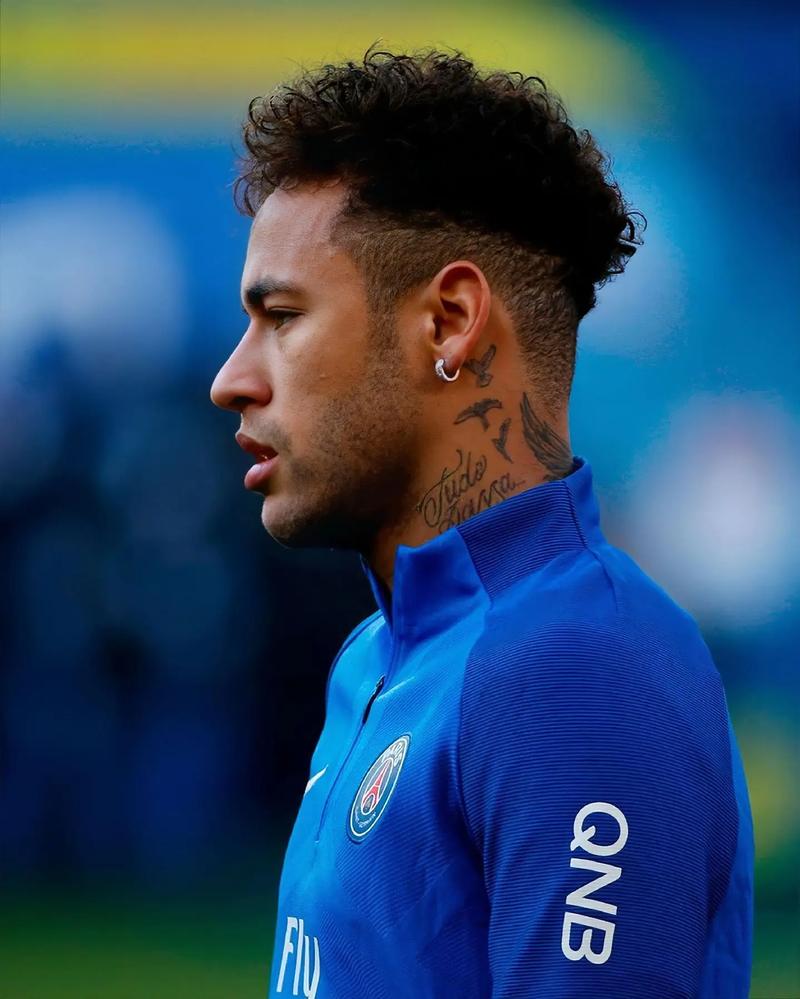 U22国足战韩国首发与负越南相比仅更换门将，王博豪继续出任中锋（U22国足对阵韩国首发仅门将变动，王博豪仍担任中锋）