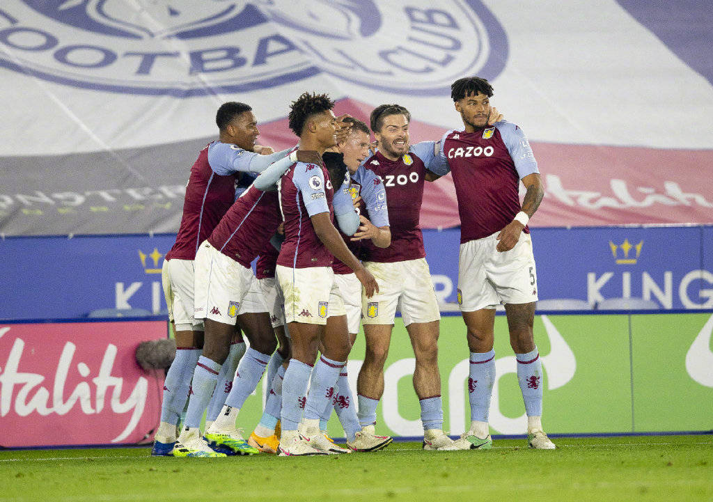 拜仁慕尼黑莱万多夫斯基帽子戏法（莱万多夫斯基为拜仁上演帽子戏法）