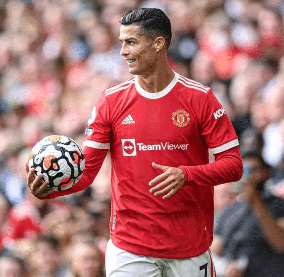 阿斯：皇马绝不会通过竞价来引援中卫，专注于合同到期的球员（阿斯报称：皇马拒绝为中卫引援竞价，转而瞄准合同到期球员）