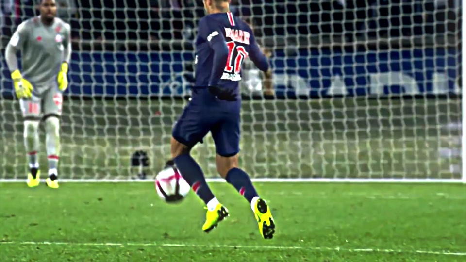 越南记者质疑国安近期比赛强度，拉米罗：各队差距其实并不大（越南记者质疑国安近期对手强度，拉米罗：联赛整体差距并不大）