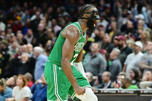 沙特联前瞻：利雅得体育攻强守弱，达曼协作近期状态回升（沙特联赛展望：利雅得体育火力凶猛防线隐忧，达曼协作状态回暖）