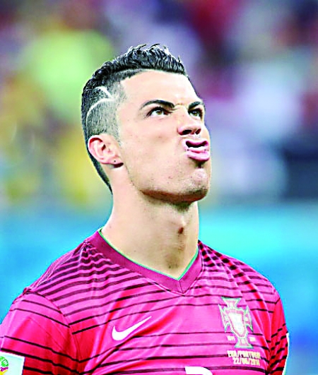 巴西甲前瞻：帕尔梅拉斯遭遇两连败，维多利亚客场状态低迷（巴甲前瞻：帕尔梅拉斯连败承压 维多利亚客场依旧低迷）