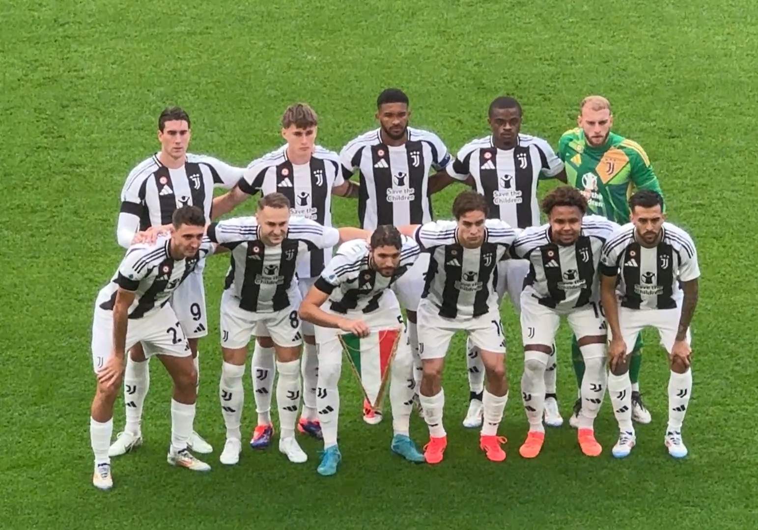 意媒：冈萨雷斯距离被马竞3200万买断还差12场西甲比赛（意媒：冈萨雷斯距马竞3200万买断仅差12场西甲）