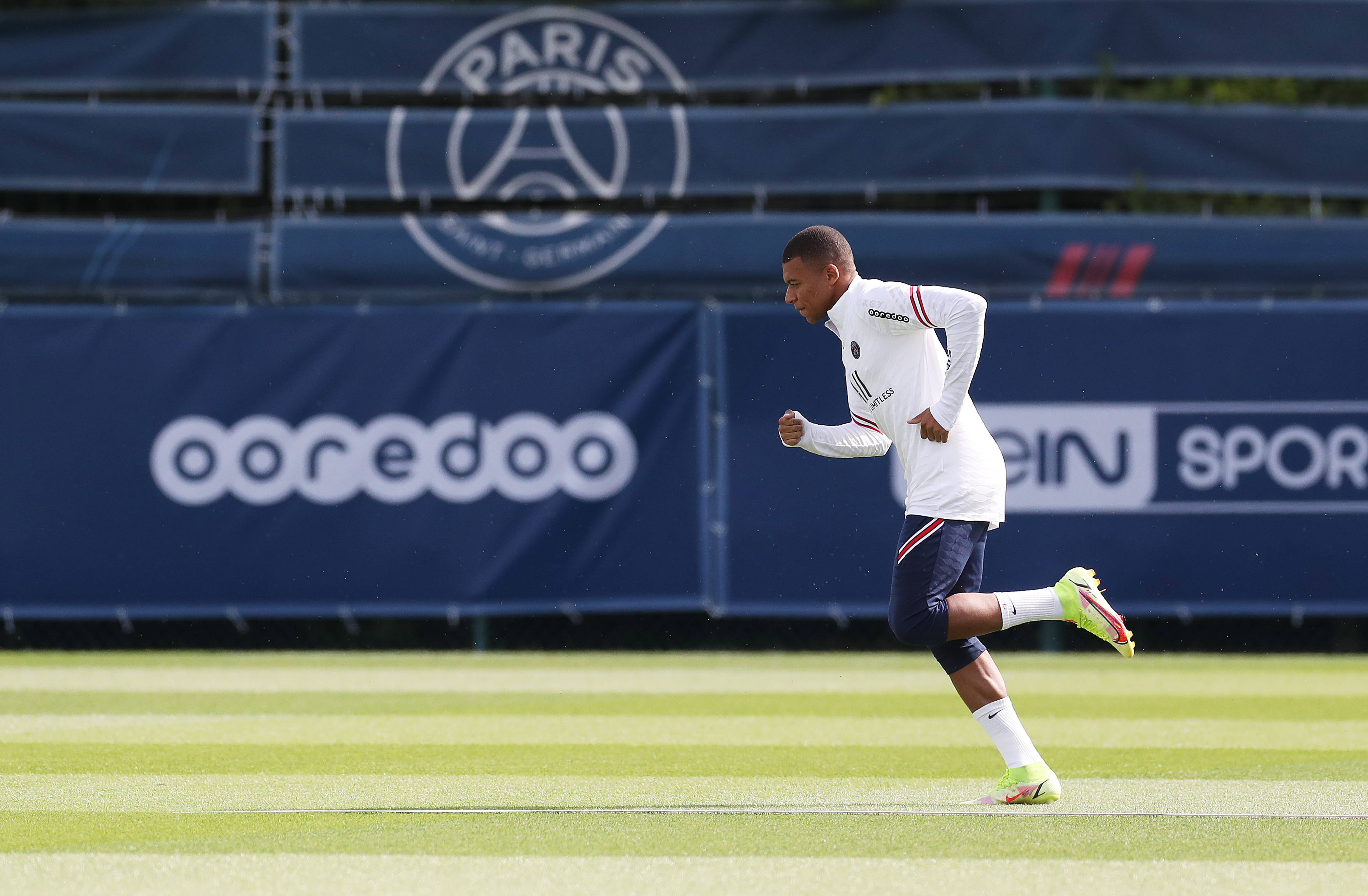 德转列多特历史最贵阵：哈兰德领衔，贝林、桑乔、罗伊斯上榜（德转评选多特历史最贵阵容：哈兰德领衔，贝林厄姆、桑乔、罗伊斯在列）