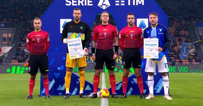 惨叫声不断，皇家阿维拉主帅发布会疑似对对手残疾新闻官施暴（发布会惊魂：惨叫声不断，皇家阿维拉主帅被指对对手残障新闻官施暴）