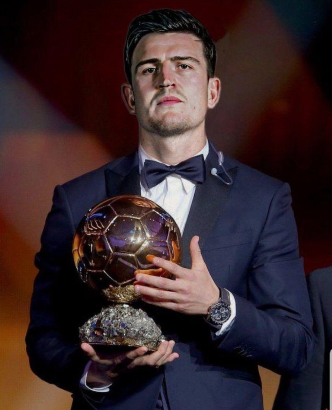 拜仁客战柏林联合：全主力阵容！凯恩、奥利塞、迪亚斯出战（拜仁客场对阵柏林联合：全主力出击，凯恩、奥利塞、迪亚斯出战）