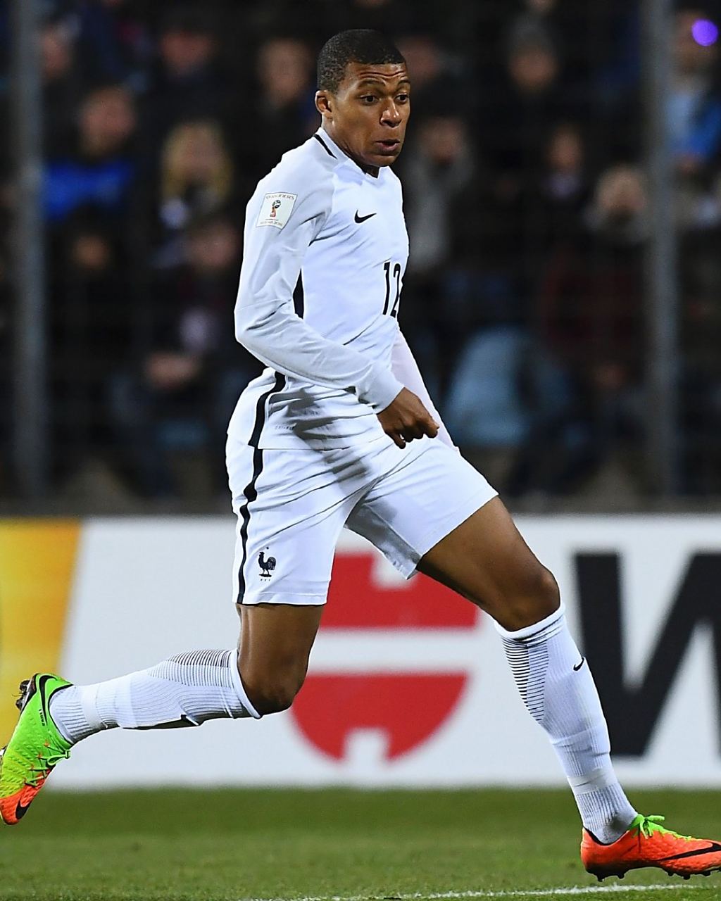 米体：尤文将马赛中场赫伊别尔视为冬窗优先目标（米体：尤文今冬引援首选锁定马赛中场赫伊别尔）